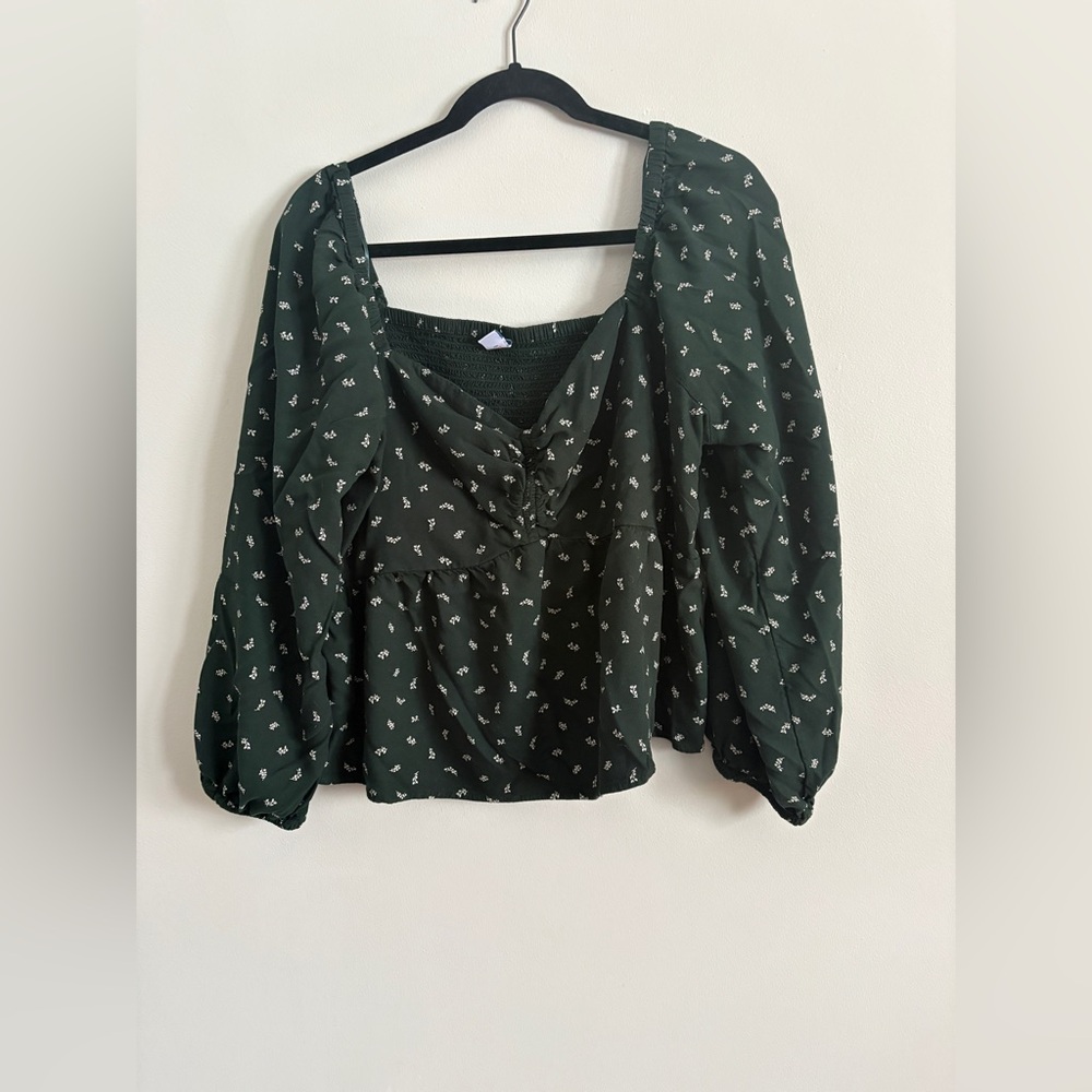 Old Navy Women’s Shirred Crepe Top Green Floral Size 2X Cottage Core Feminine